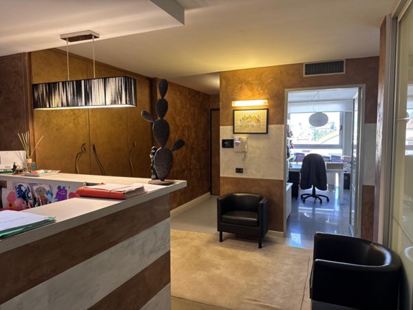 ufficio in vendita a Prato
