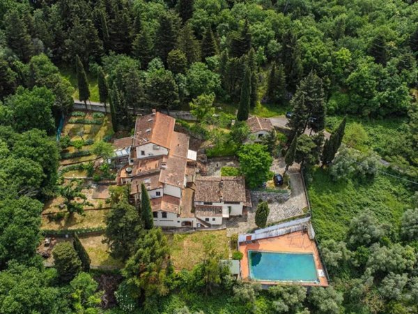 villa in vendita a Prato in zona Figline