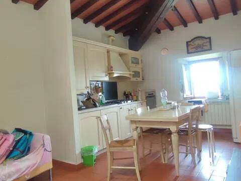 appartamento in vendita a Prato in zona Viaccia