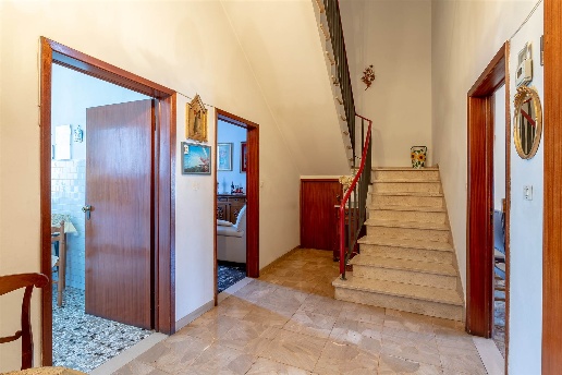 casa indipendente in vendita a Prato in zona Sant'Ippolito
