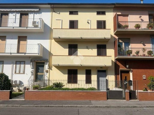 appartamento in vendita a Prato in zona Sant'Ippolito