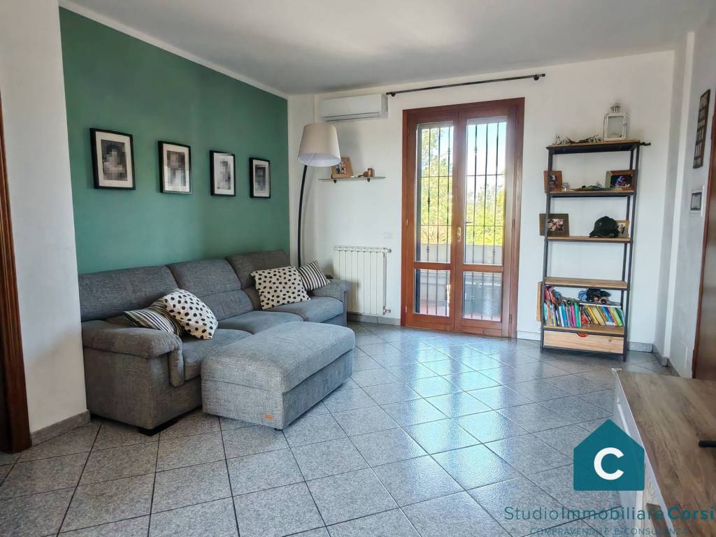 appartamento in vendita a Prato in zona Tavola