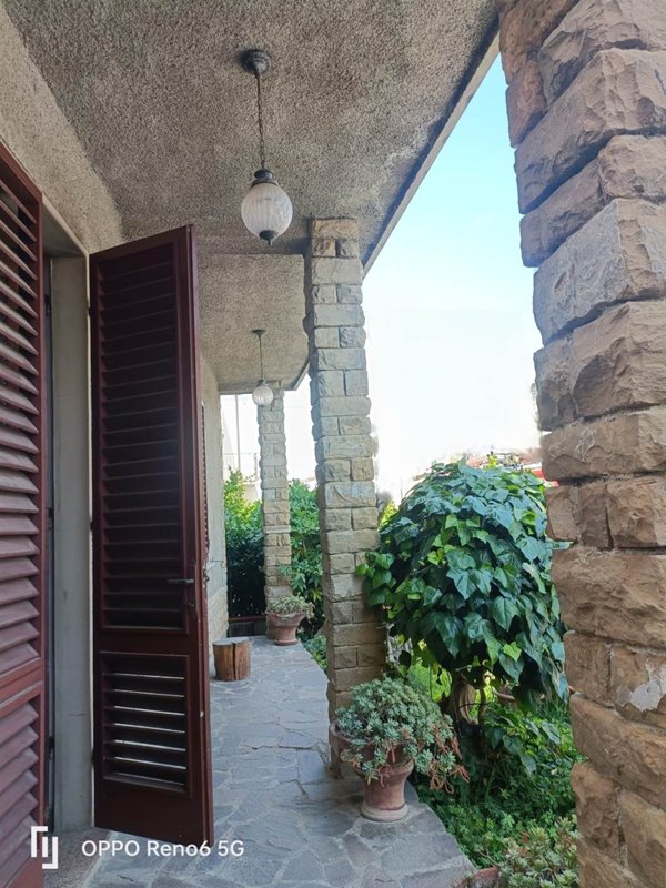 casa indipendente in vendita a Prato in zona Tavola