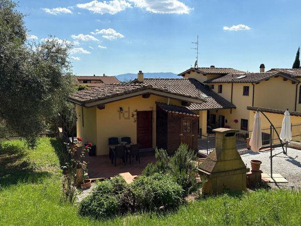 casa indipendente in vendita a Prato in zona La Macine