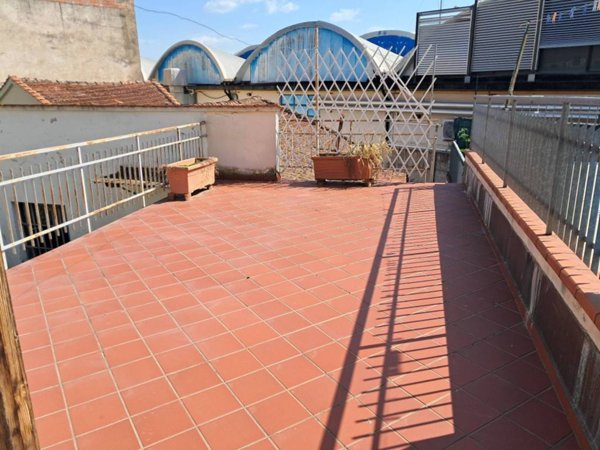 casa indipendente in vendita a Prato in zona Viaccia