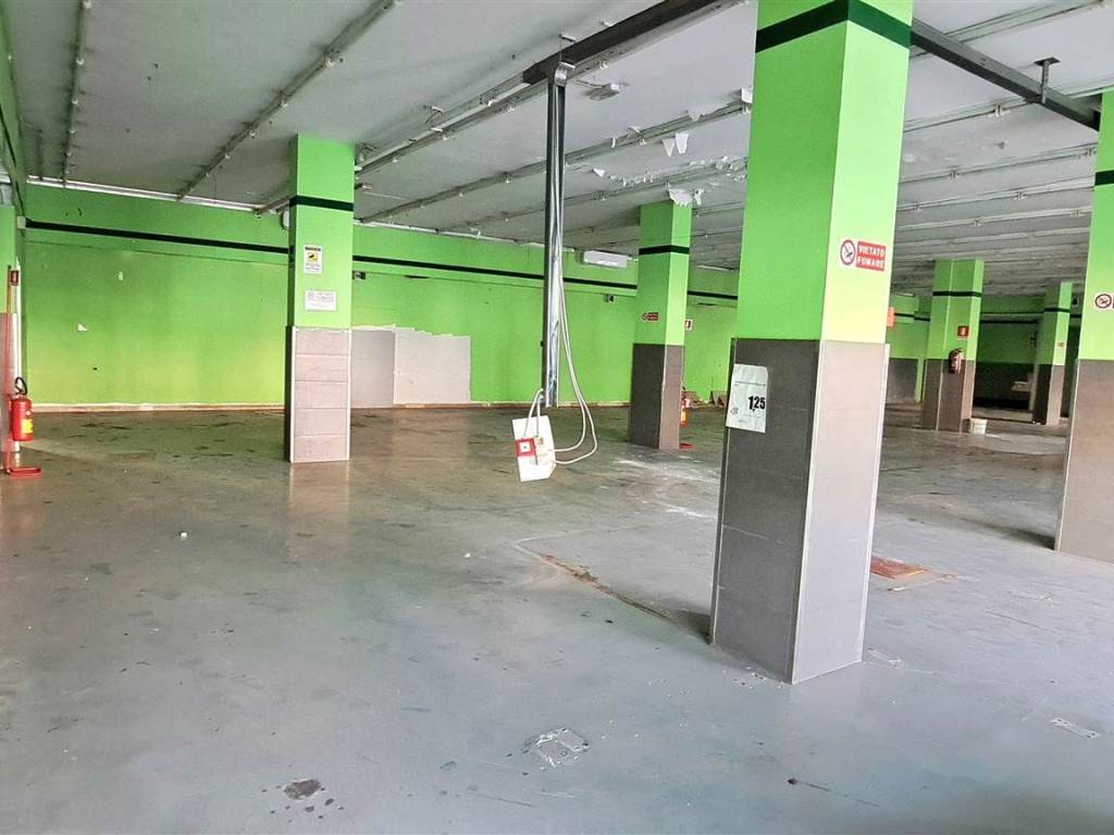 negozio in vendita a Prato