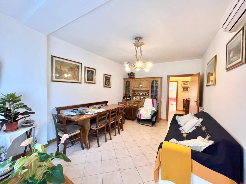 appartamento in vendita a Prato in zona Maliseti