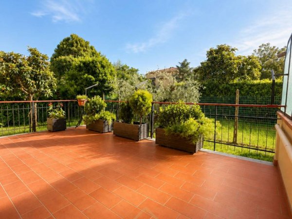appartamento in vendita a Prato in zona Santa Lucia