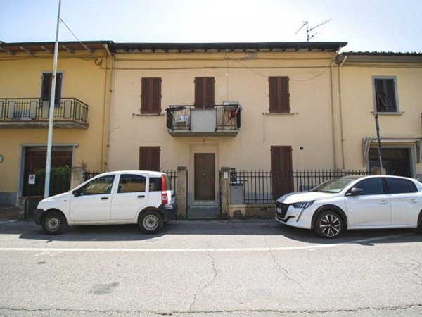 casa indipendente in vendita a Prato in zona Tavola