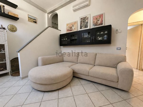 casa indipendente in vendita a Prato in zona Coiano