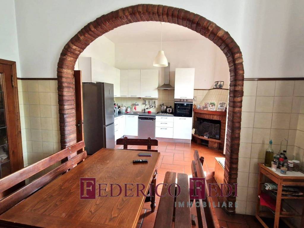 casa indipendente in vendita a Prato