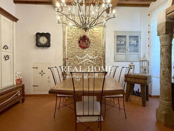 casa indipendente in vendita a Prato in zona Tavola