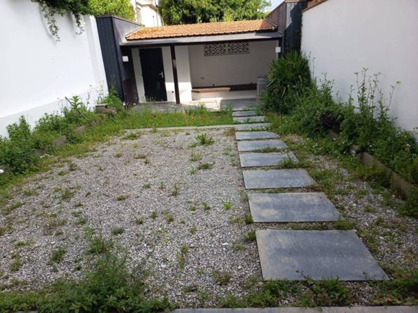 casa indipendente in vendita a Prato