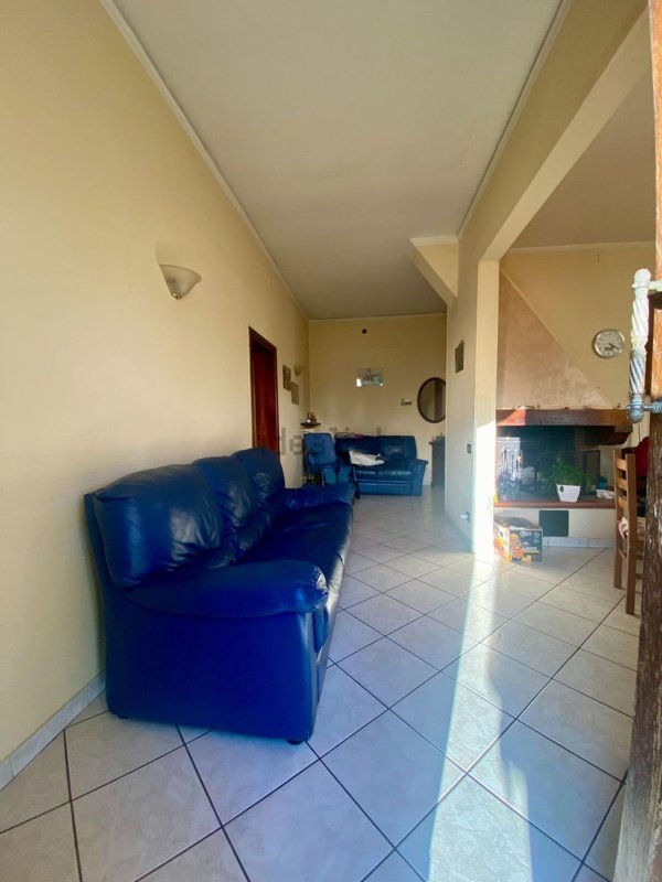 casa indipendente in vendita a Prato in zona Iolo