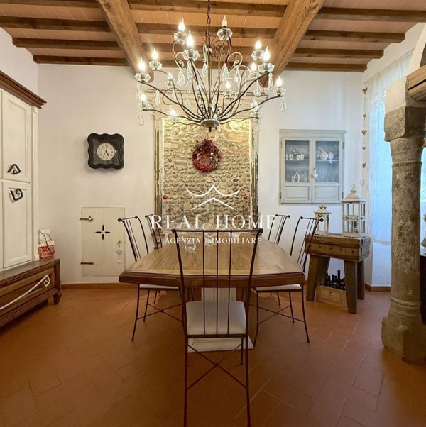 casa indipendente in vendita a Prato in zona Paperino