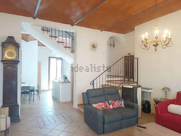casa indipendente in vendita a Prato