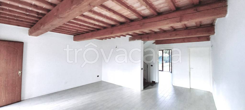 casa indipendente in vendita a Prato in zona Fontanelle