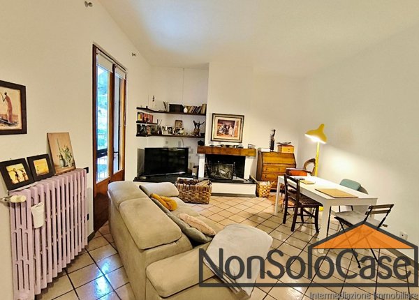 casa indipendente in vendita a Prato in zona Santa Lucia