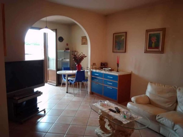 casa indipendente in vendita a Prato in zona Iolo
