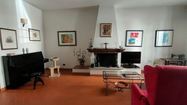 casa indipendente in vendita a Prato