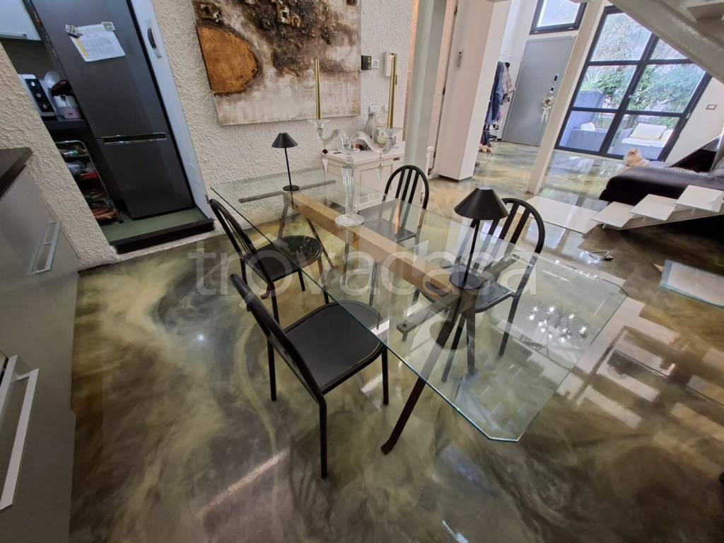 casa indipendente in vendita a Prato