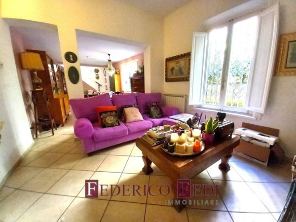 casa indipendente in vendita a Prato