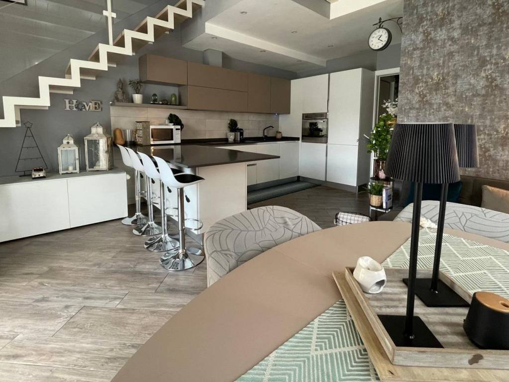 casa indipendente in vendita a Prato in zona Grignano