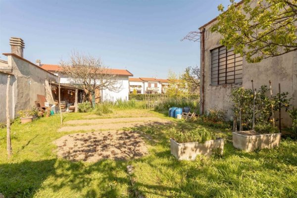appartamento in vendita a Prato in zona Galciana