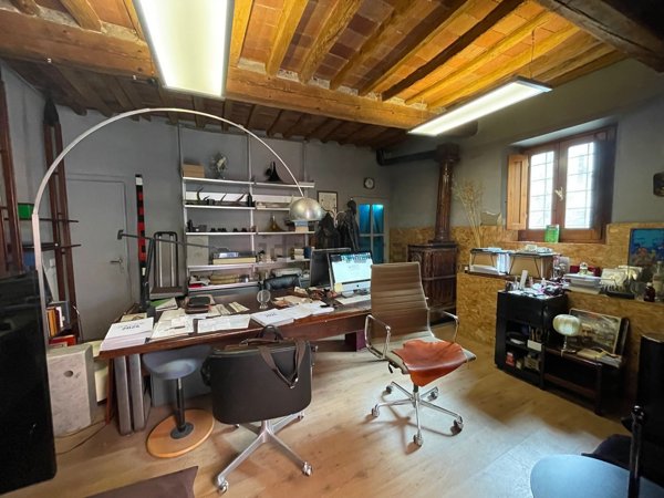casa indipendente in vendita a Prato in zona Iolo