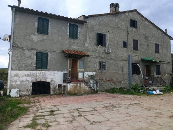 casa indipendente in vendita a Prato in zona Casale