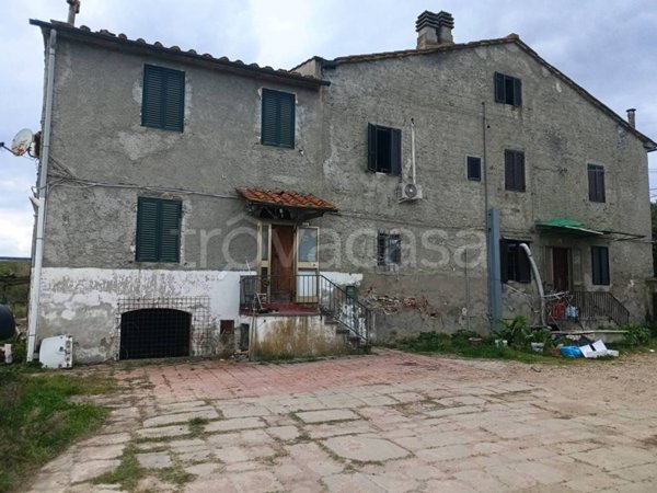 casa indipendente in vendita a Prato in zona Casale