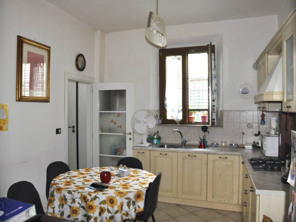 casa indipendente in vendita a Prato