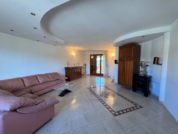 casa indipendente in vendita a Prato in zona Casale