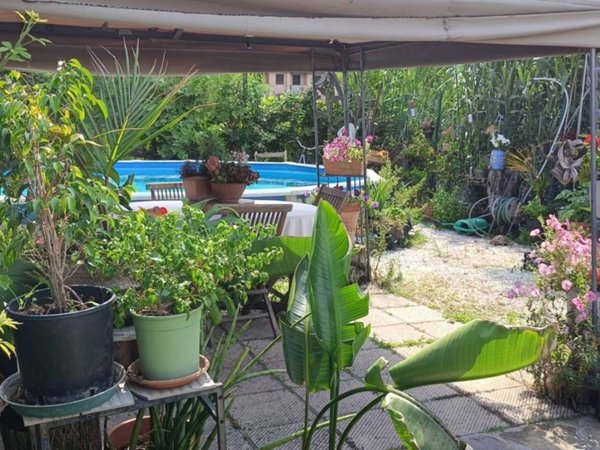 casa indipendente in vendita a Prato in zona Narnali