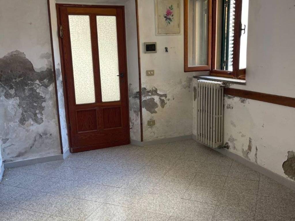 casa indipendente in vendita a Prato in zona Figline