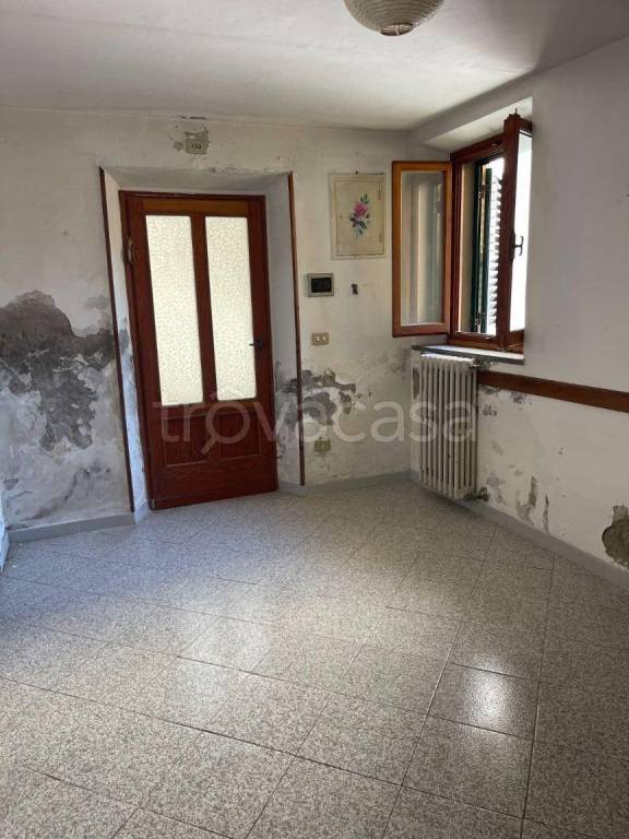 casa indipendente in vendita a Prato in zona Figline