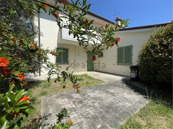 casa indipendente in vendita a Prato in zona La Querce
