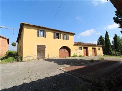 casa indipendente in vendita a Prato in zona Casale