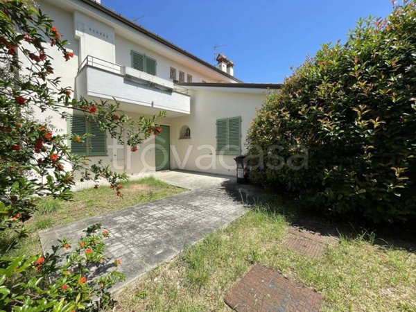 casa indipendente in vendita a Prato in zona La Querce