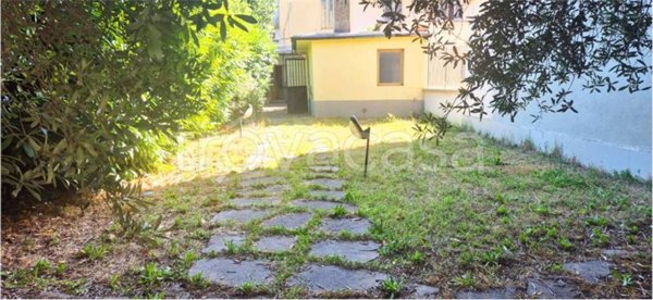 casa indipendente in vendita a Prato in zona Narnali