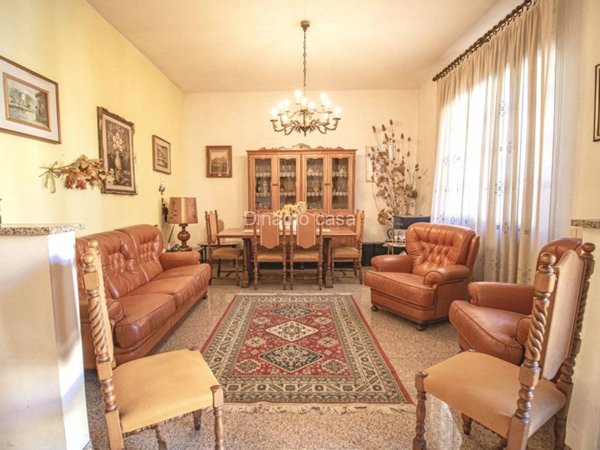 casa indipendente in vendita a Prato in zona Tavola