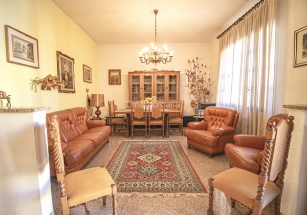 casa indipendente in vendita a Prato in zona Tavola