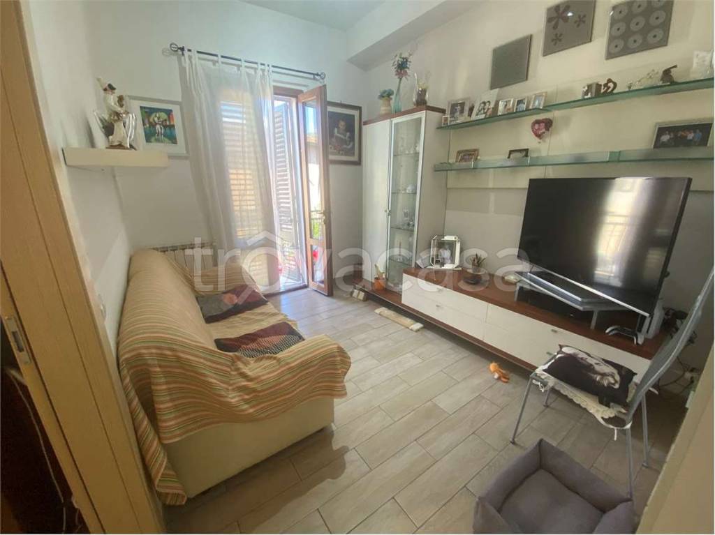 casa indipendente in vendita a Prato in zona Lastre