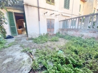 casa indipendente in vendita a Prato in zona Fornaci