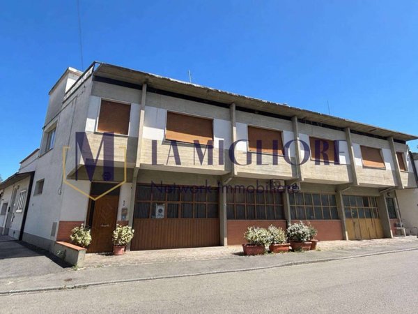 appartamento in vendita a Prato in zona Viaccia