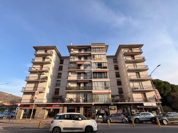 appartamento in vendita a Prato in zona Ponzano