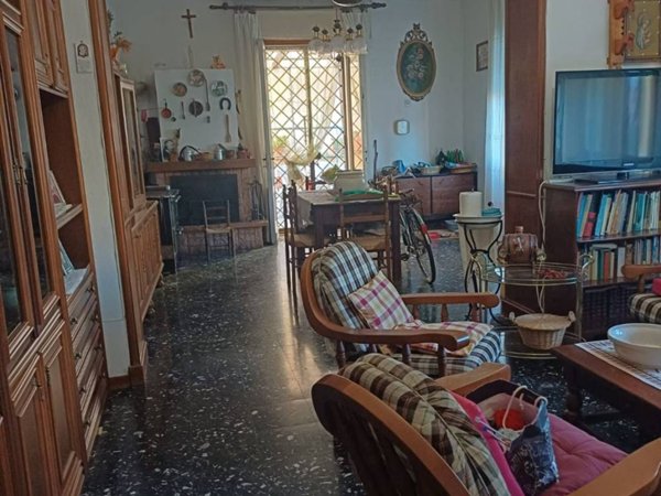 appartamento in vendita a Prato in zona Santa Gonda