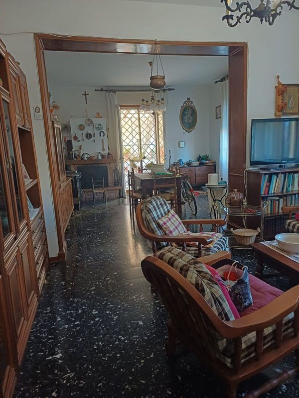 appartamento in vendita a Prato in zona Santa Gonda