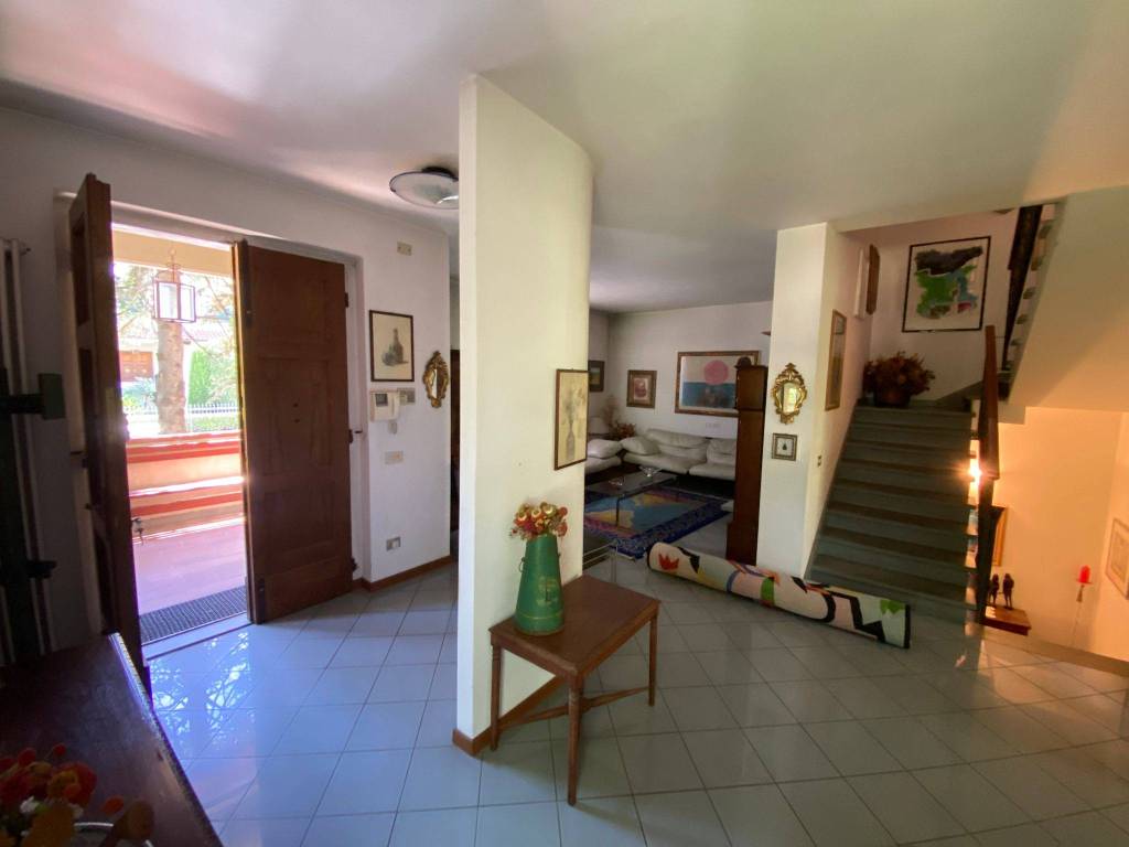 casa indipendente in vendita a Prato in zona Grignano