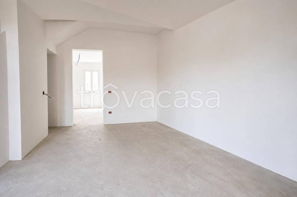 casa indipendente in vendita a Prato in zona Iolo